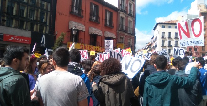 Participantes de la manifestación estudiantil contra la Ley Wert y el 'Decreto 3+2'. A.S.