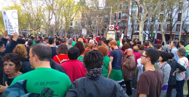 Cacerolada en Madrid a favor de la Ley 24/2015 de la PAH. Cuenta de twitter de la PAH