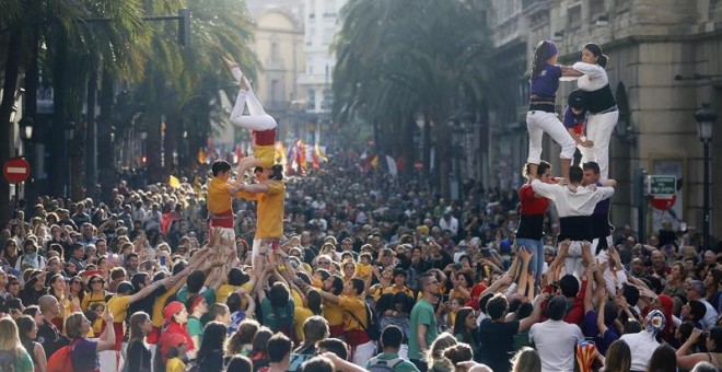 Manifestación convocada por Acció Cultural del País Valencia (ACPV) con motivo del 25 d'Abril bajo el lema 'Fem País Valencia'.- EFE/Kai Försterling