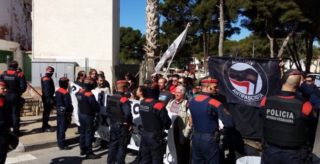 Manifestación antifascista frente al hotel que acogía la presentación de la plataforma Respeto.-UCFR/AIP-AGENCIA