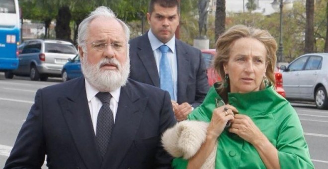 Arias Cañete y su mujer Micaela Domecq. EFE