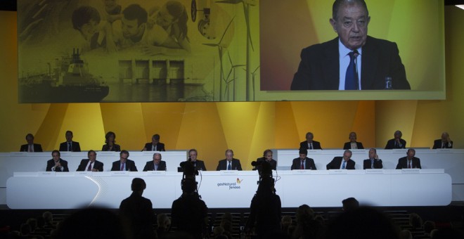 El presidente de Gas Natural Fenosa, Salvador Gabarró, durante su intervención en la Junta General de Accionistas que se celebra en Barcelona. EFE/Quique García