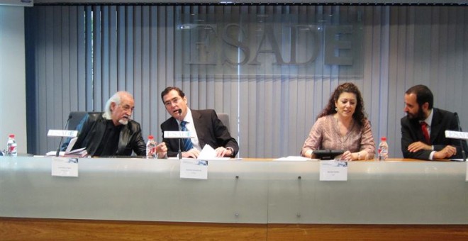 Antonio Garamendi, el segundo por la izquierda, durante su intervención. / EUROPA PRESS