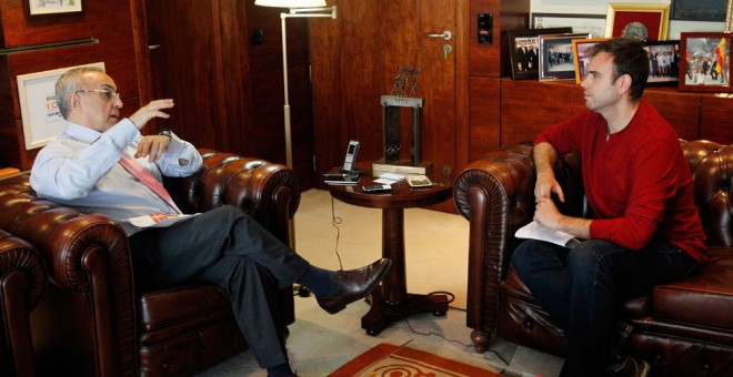 Alejandro Blanco, presidente del COE, durante la entrevista junto al periodista. /NACHO CASARES (COE)