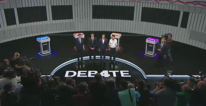 Una imagen del inicio del debate.-