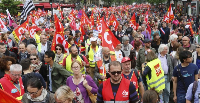 Miembros del sindicato francés CGT durante una manifestación en París, Francia.REUTERS/Jacky Naegelen