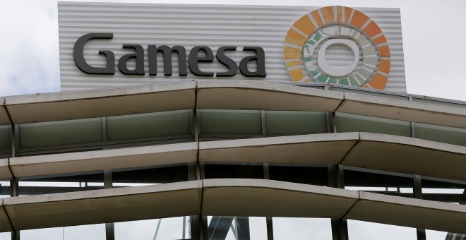 El logo de Gamesa, en su sede en Madrid. REUTERS/Andrea Comas