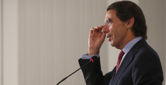 El expresidente del Gobierno y presidente de FAES, José María Aznar, durante su intervención en la inauguración de las jornadas 'Presente y futuro del debate ideológico', dentro de los cursos de verano de la Universidad Complutense que se celebran en San