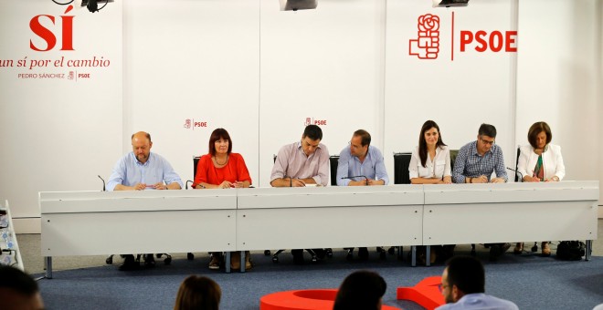 Imagen de la reunión de la Ejeutiva Federal del PSOE, presidida por Pedro Sánchez, para analizar los resultados de las elecciones del 26-J. REUTERS/Andrea Comas