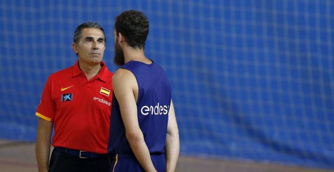 Scariolo y Sergio Rodríguez, durante el entrenamiento de la selección española de hace unos días. EFE/Kiko Huesca