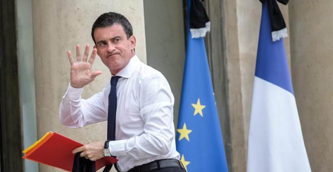 El primer ministro francés, Manuel Valls, llega al Elíseo para una reunión del gabinete de seguridad. / EFE