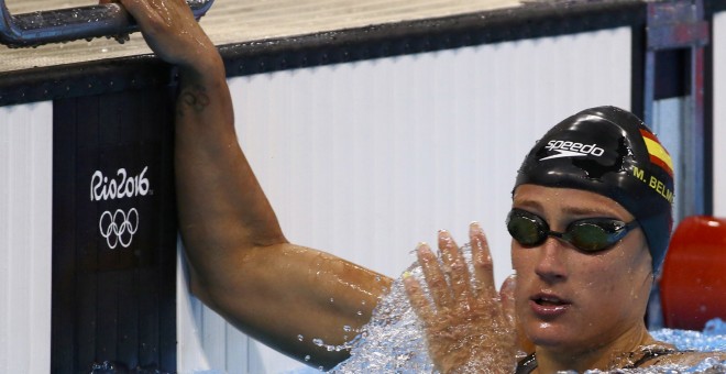La nadadora Mireia Belmonte, al finalizar los 800 libre de natación en cuarta posición. REUTERS/David Gray