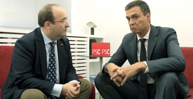 El primer secretario del PSC, Miquel Iceta, junto al líder del PSOE, Pedro Sánchez. EFE