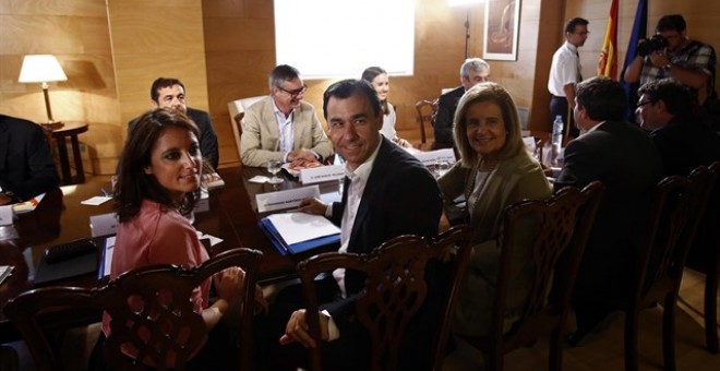 Reunión entre los equipos negociadores del PP y de Ciudadanos.- E.P.