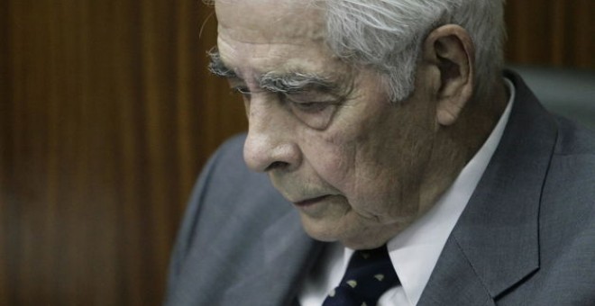 Exgeneral condenado a cadena perpetua por delitos durante la dictadura argentina EFE