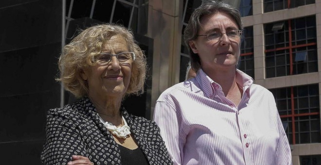 La alcaldesa de Madrid, Manuela Carmena, junto a su teniente de alcalde, Marta Higueras en una imagen de archivo. EFE