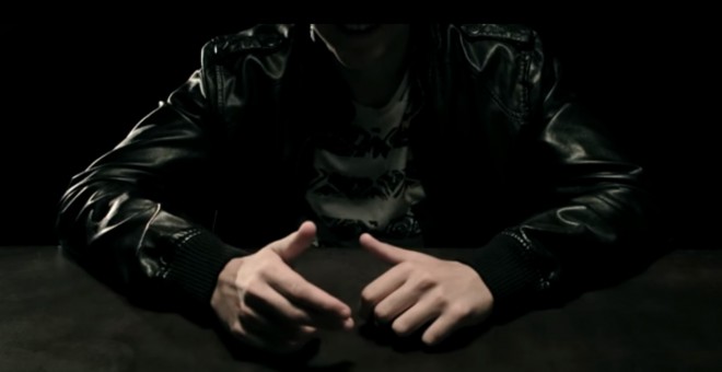 Captura del vídeo 'Cómo hacer bullying'. F.B.