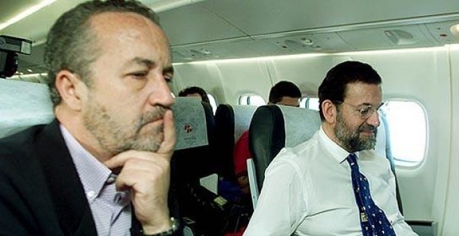 Pedro Arriola y Mariano Rajoy, en una imagen de archivo. EFE