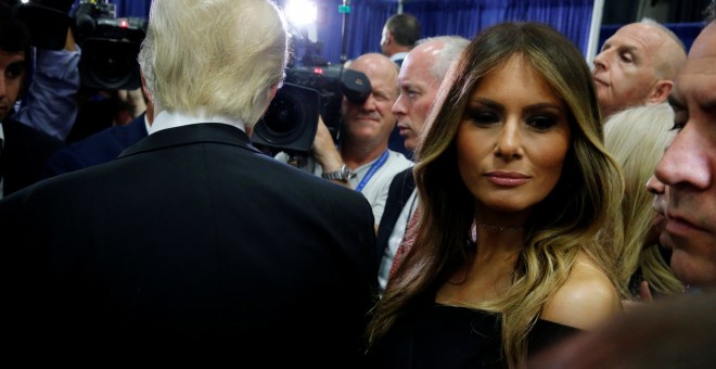 Melania Trump junto a su marido tras el primer debate presidencial con Hillary Clinton. - REUTERS