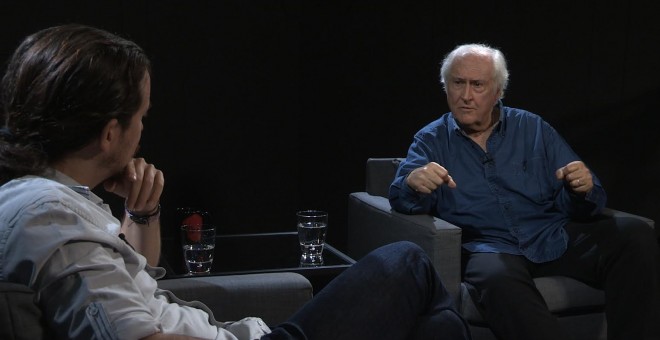Pablo Iglesias y Pino Solanas durante la entrevista