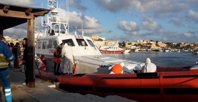 Un barco de la Guardia Costera italiana.- EFE