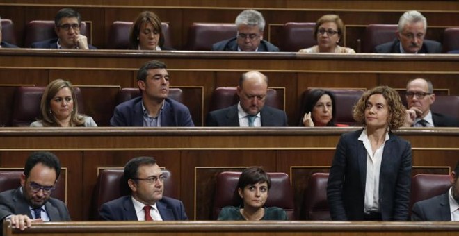 Meritxell Batet, durante las votaciones del debate de investidura de Rajoy. EFE/Javier Lizón