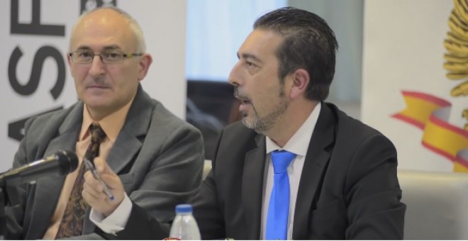 Antonio Martínez, presidente de la AMTM, en una reunión con los portavoces de Defensa del Congreso de los Diputados. AMTM