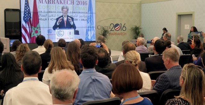 John Kerry, durante su conferencia este miércoles en la Cumbre del Clima de Marrakech. EFE