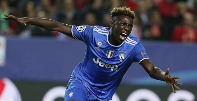 El delantero de la Juventus, Moise Kean, celebra el tercer gol del equipo italiano. EFE/José Manuel Vidal.