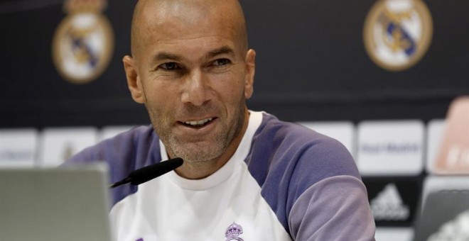 El entrenador del Real Madrid, Zinedine Zidane, durante la rueda de prensa que ha ofrecido. /EFE