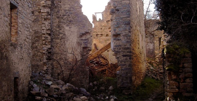 Los antiguos vecinos y sus descendientes han comenzado a recuperar algunas casas de Jánovas.
