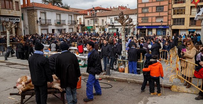 Imagen en la que tienen lugar una matanza en un pueblo español. / PACMA