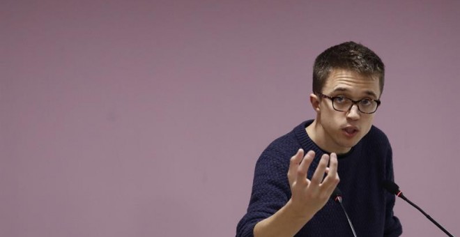 El secretario político de Podemos, Iñigo Errejón, durante la rueda de prensa en la que ha subrayado que los resultados de la consulta para decidir las reglas de Vistalegre II demuestran que en el partido hay 'dos proyectos equilibrados' y 'complementario