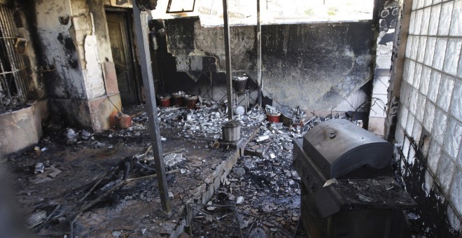 Interior de la vivienda en la calle Afanas, número 18 de la localidad gaditana de Jerez de la Frontera, donde han fallecido un matrimonio compuesto por un hombre de 60 años y una mujer de 52 y su nuera de 26 años a consecuencia de un incendio, en el que h