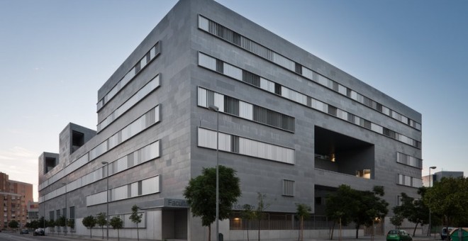 Edificio de la Facultad de Ciencias de la Educación, de la Universidad de Sevilla.