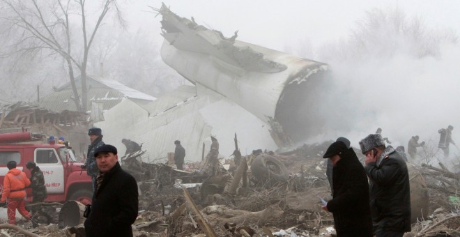 Restos del avión siniestrado / REUTERS