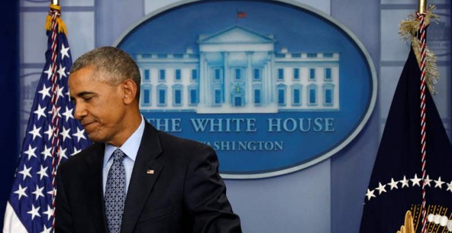Obama abandona el atril tras la última rueda de prensa de su mandato. | REUTERS (KEVIN LAMARQUE)