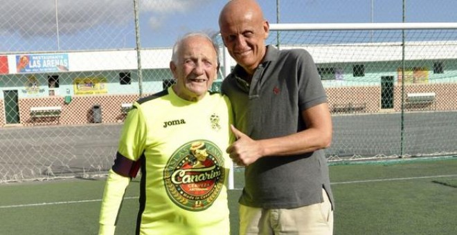 Tano Zunino junto a Pierluigi Collina , miembro del comité de Árbitros de la UEFA - EFE