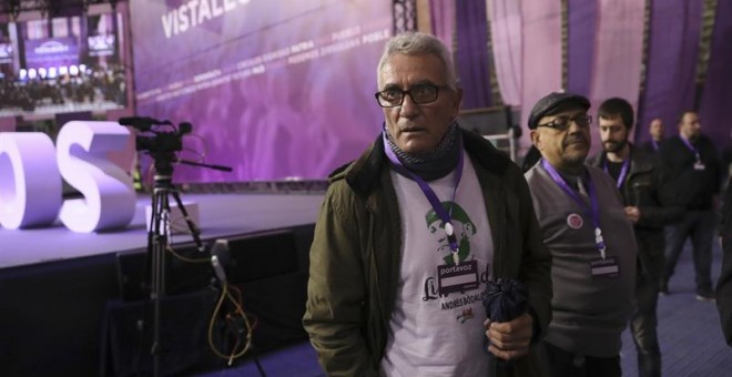 El diputado de Podemos Diego Cañamero, a quien ayer el Tribunal Supremo abrió un procedimiento por delito contra los derechos de los trabajadores en su modalidad de coacción sobre el derecho de huelga, ha llegado poco antes del inicio de la primera jornad