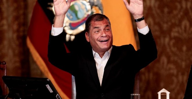 El presidente de Ecuador, Rafael Correa, habla hoy, miércoles 22 de febrero de 2017, durante una conferencia en el Palacio de Gobierno, en Quito (Ecuador). /EFE
