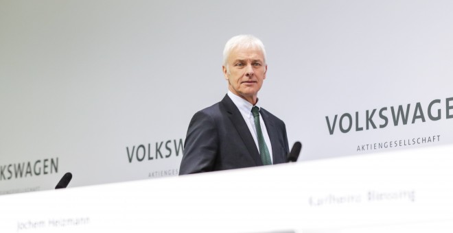 El consejero delegado de Volkswagen, Matthias Müller, durante la rueda de prensa para presentar los resultados anuales de la empresa en Wolfsburgo (Alemania). EFE/Carsten Koall