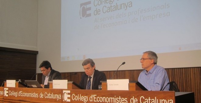 La jornada sobre el salari mínim de ciutat s'ha celebrat al Col·legi d'Economistes. EUROPA PRESS