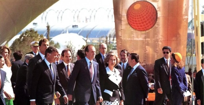 Los reyes, junto a Felipe González y Manuel Chaves en la inauguración de la Expo 92, hoy hace 25 años.