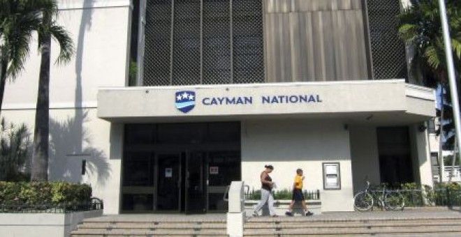 Fachada del banco nacional de las Islas Caimán, en George Town. GARY HERSHORN REUTERS