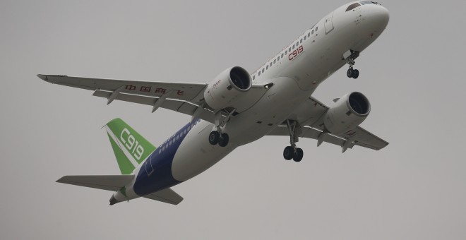 El C919 Chino en su vuelo inaugural./ REUTERS