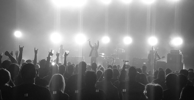 Imágen del último concierto de Chris Cronell antes de su muerte./Twitter @bchesnutt