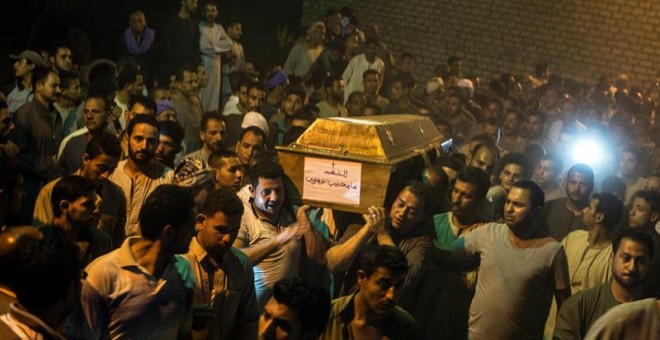 Funeral de los criptianos coptos asesinados el viernes en un atentado, en Egipto. EFE/EPA/MOHAMED HOSSAM