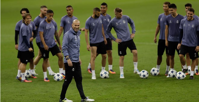 El Real Madrid, en su entrenamiento de este viernes en el estadio de Cardiff, antes de disputar contra el Juventus la final de la Champions League.  REUTERS / Eddie Keogh Livepic