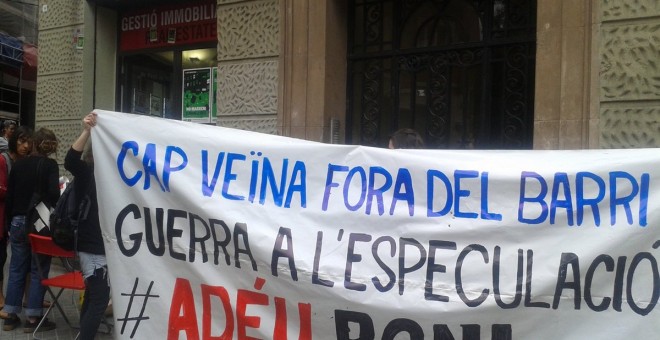 Acció contra l'especulació immobiliària al centre de Barcelona