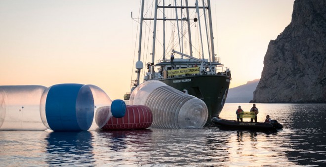 Acción de Greenpeace contra la contaminación por plásticos en el Mediterráneo. GREENPEACE